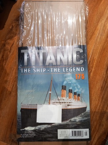 Build the titanic scale 200 - build,