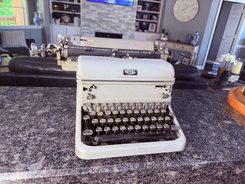 Beautiful vintage 1949 royal - vintage,