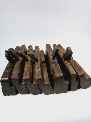 Antique wooden moulding - 7x,