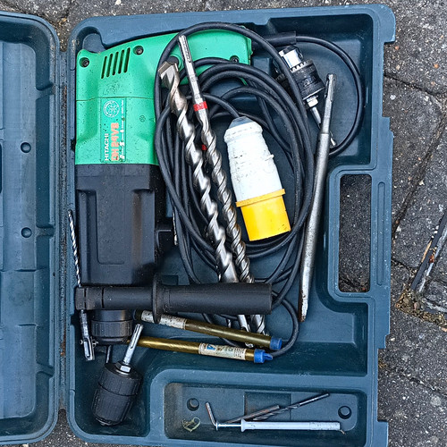 Hitachi dh24vb 110v 720w - 110v,