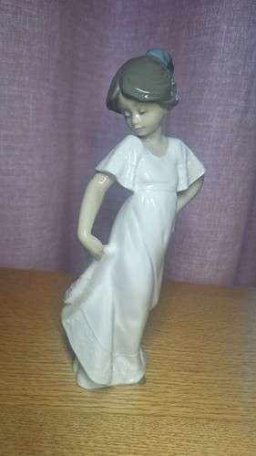 Nao lladro porcelaine how - nao,