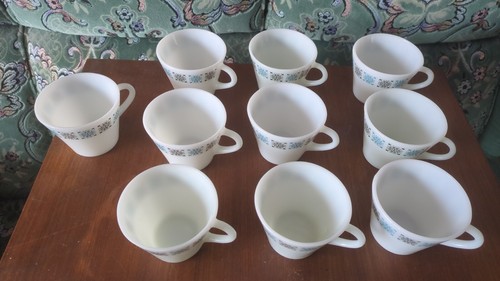 Vintage pyrex cups x10 - cups, made