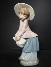 Nao Lladro Daisa Porcelain