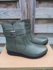 Adesso Robin Leather buckle