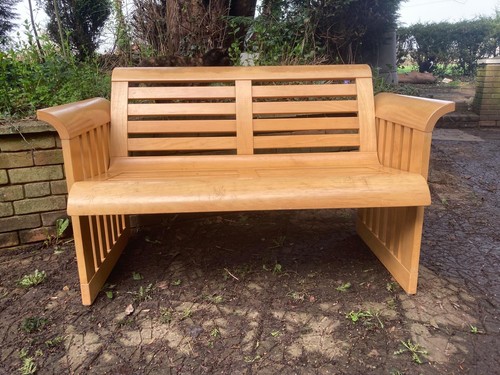 Superb maplewood bench settle - ,