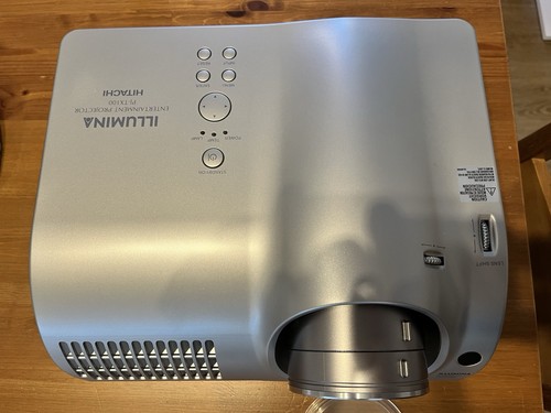 Hitachi illumina tx100 hd -  pj-tx100,