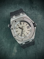 Audemars Piguet Royal Oak Offshore, Silver dial 15710ST, Automatic, Box/Papers.