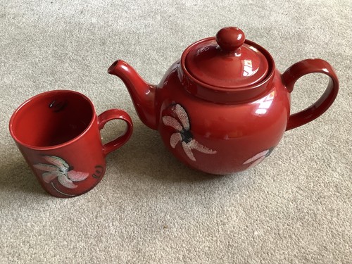 Poole pottery red flower - poole,