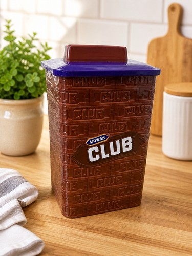 Mcvitie club biscuit tin - club,