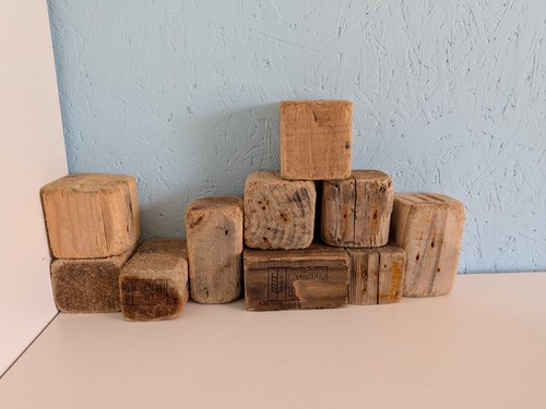 Flat driftwood blocks - #36.,