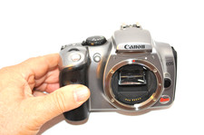 Canon EOS Digital Rebel / EOS 300D 6.3MP Digital SLR Camera - Silver (Body Only)