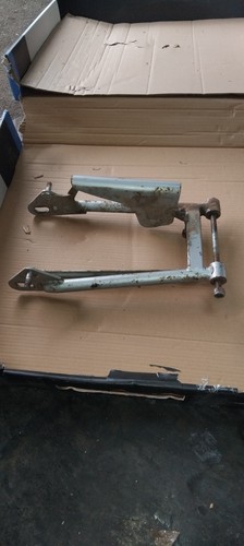 Yamaha swinging arm - swinging,