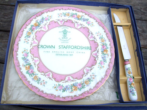 Crown staffordshire cake - crown,