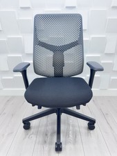 HERMAN MILLER VERUS Office Swivel Task Chair in Black & Graphite Lumbar Support