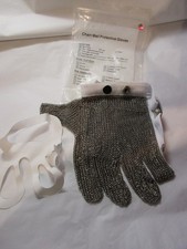 Chain mail protective glove  /