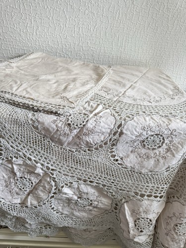 Vintage handmade oval - vintage, lace