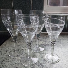 4 Crystal Design Cross Swirl