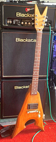 Flying electric guitar - flying,