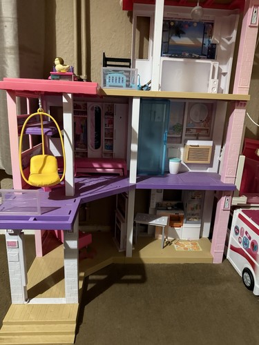Barbie dream house three - dream,