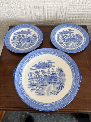 Three unusual blue white - three,