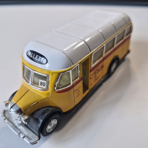 The malta bus leaf - bus,