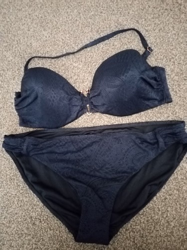 Ladies size navy - 18, bikini