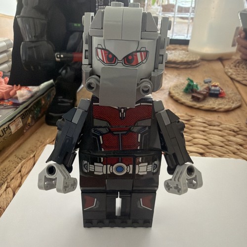 Lego giant man - man, ant