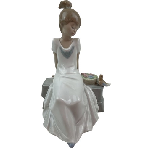 Nao porcelain figurine 1430 - porcelain,