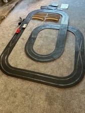 Scalextric Set Circuit 4 Including Full Track, Curves, 2 x Cars, 1 x Handset. 