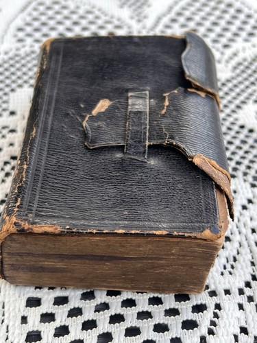 Antique 1849 pocket holy bible - antique,