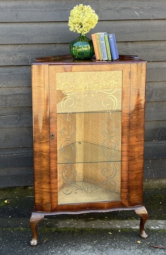 Vintage 1930 corner - ,