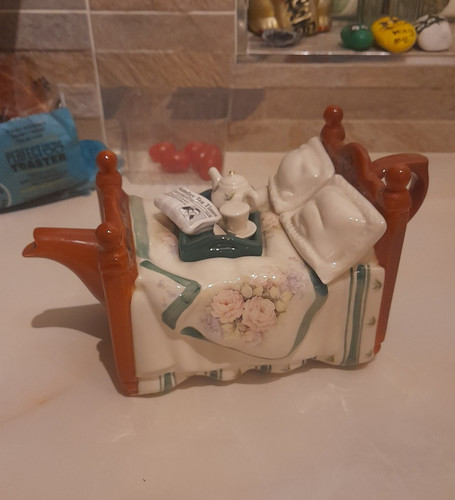Swineside teapottery bed - swineside,