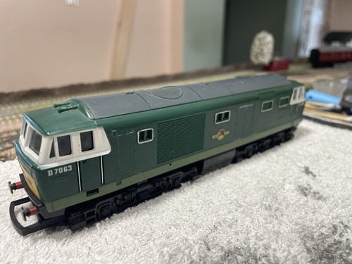 Hornby gauge r074 - gauge, green