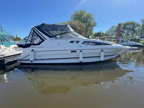 Bayliner 2855 power boat cabin - bayliner,