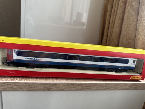 Hornby r4416 east midlands mk3 - midlands,