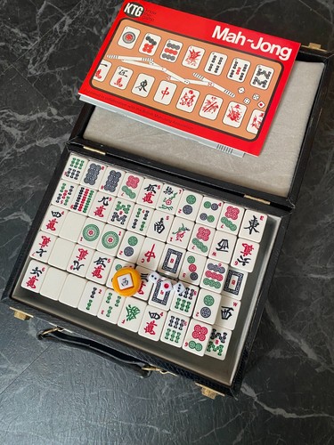 Vintage cased 147 tile mah - 147,