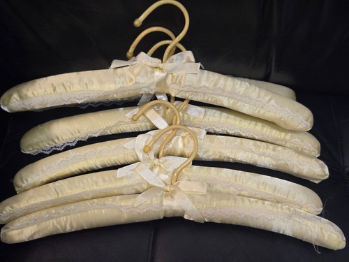 Pack satin padded - padded, hangers