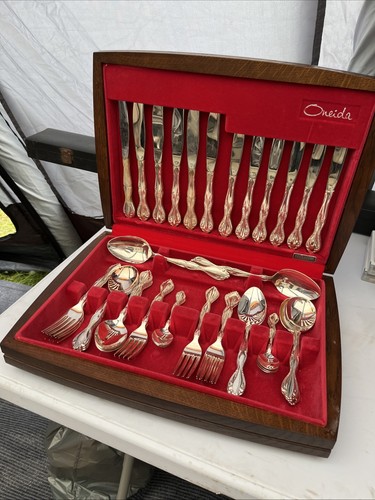 Oneida silver plate - silver,