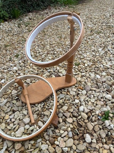 Round embroidery frame - , with