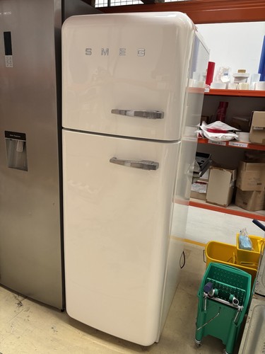 Smeg fridge freezer white - smeg,
