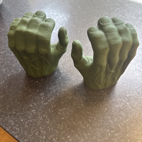 Hasbro marvel hulk hands - hasbro,