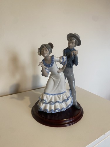 Nao lladro figurine 1980 - by,