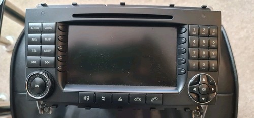 Mercedes comand head - mercedes,