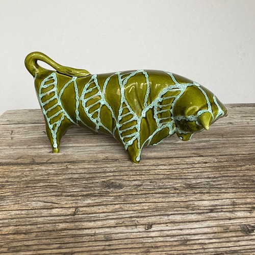 Pottery bull designed for - a,