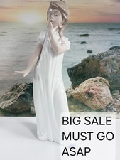 Nao By Lladro  Girl Yawning New Boxed. BIG REDUCTION PLEASE SEE DESCRIPTION 