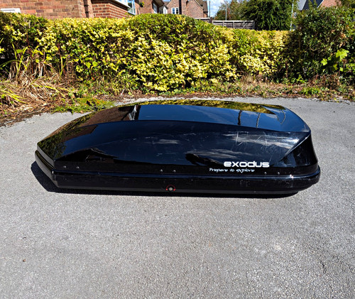 Black roof box - roof, exodus