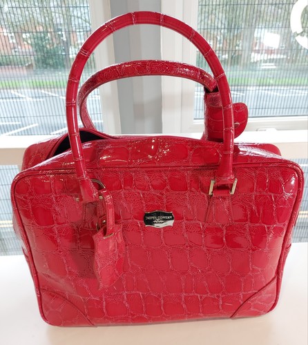 Red crocodile pattern jasper - red,