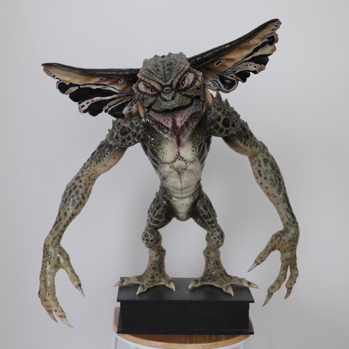 Life size gremlin - gremlin, statue