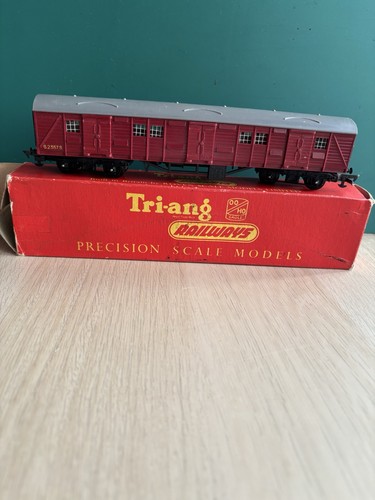 Triang boxed r227 maroon - triang,