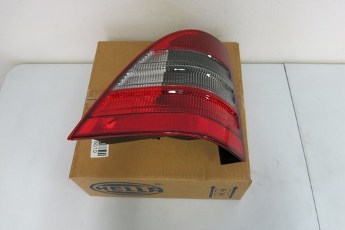 Rear tail light left side - rear,